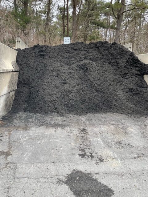 BLACK DYED MULCH